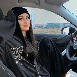 Meet your Posher, Earl